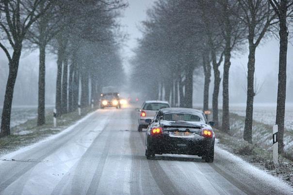 Rechtzeitig auf Winterreifen umrüsten.